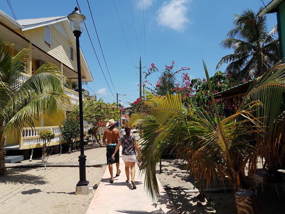 Serenade Hotel Placencia Exterior foto
