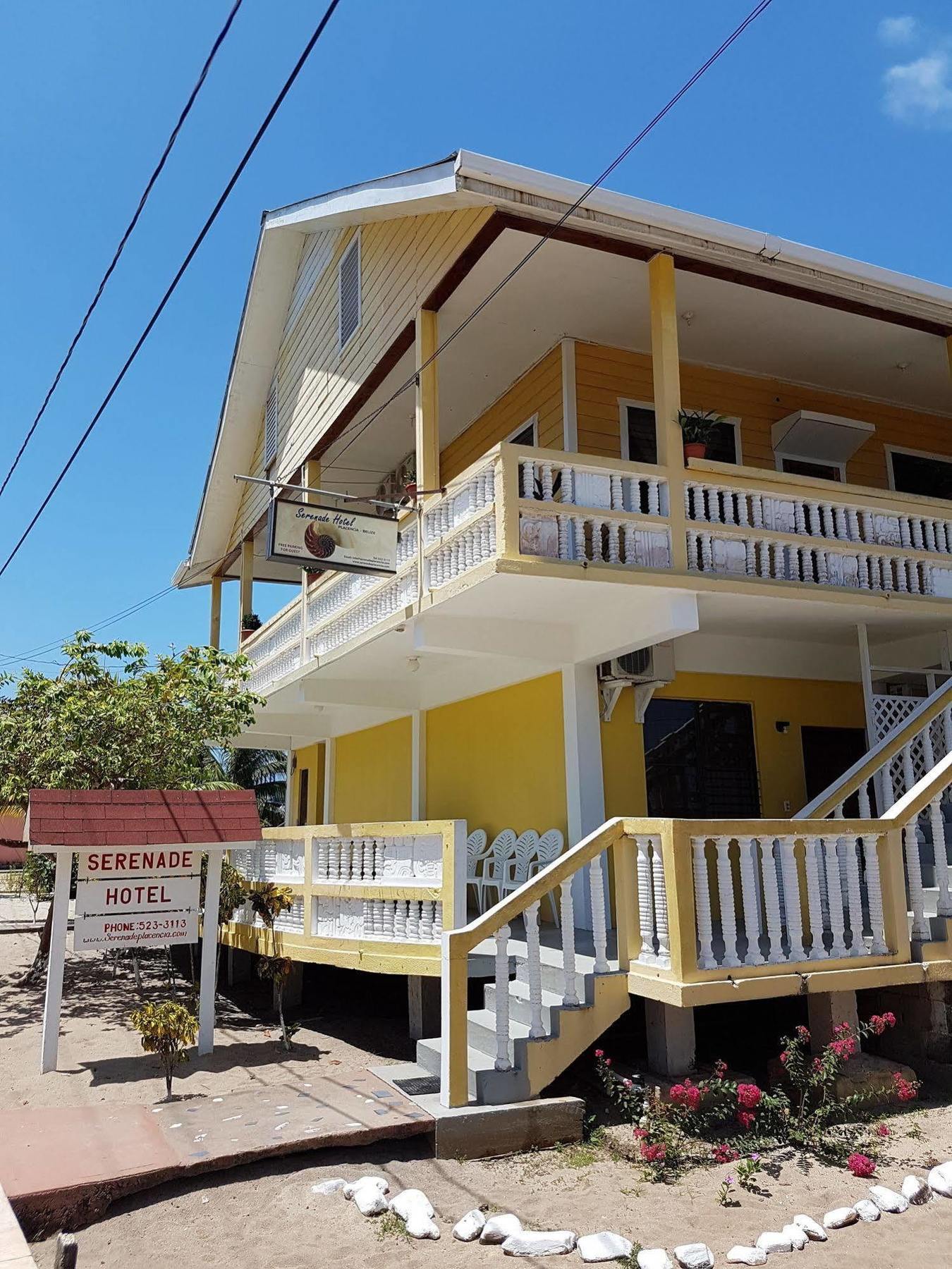 Serenade Hotel Placencia Exterior foto